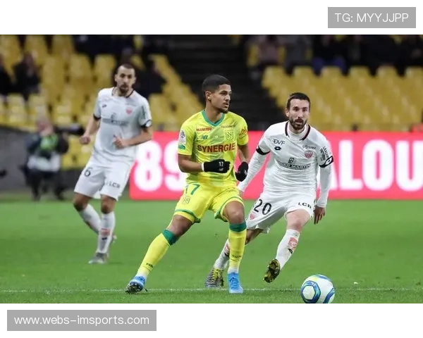 巴黎FC主打快速反击战术西蒙锋线突袭成制胜关键